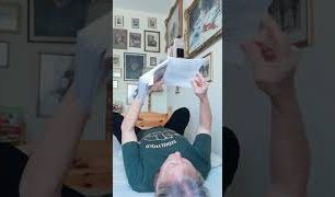 Hogyan olvass bármit hason fekve?