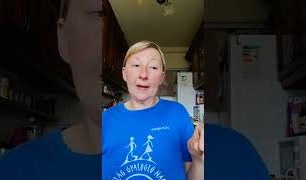 Rakott zöldbab sajttal és fűszerekkel.