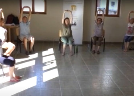 A gerincproblémákat orvosolja az Etka-jóga